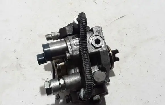 Mazda CX-5 II Fuel injection high pressure pump SH0113800