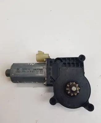 Mercedes-Benz ML W163 Front door window regulator motor 990407100