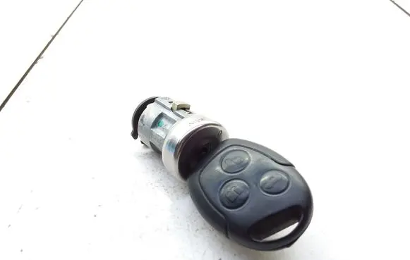 Ford Mondeo Mk III Ignition lock UC592300A