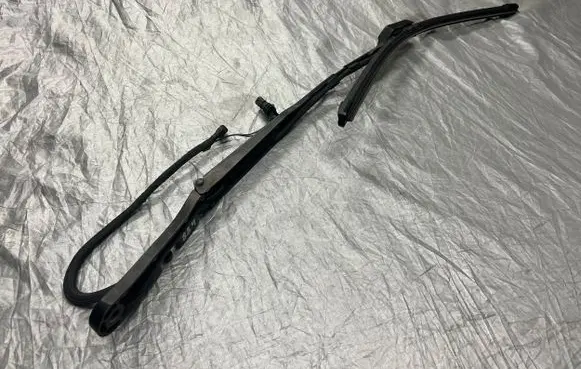 Volvo S60 Front wiper blade arm W000092558
