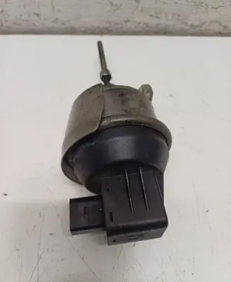 Volkswagen PASSAT B7 Turbine electric control actuator CZ306033