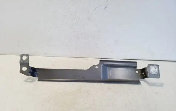 Fender mounting bracket
