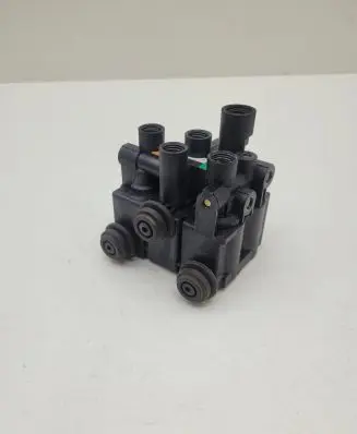 Land Rover Range Rover Velar Air suspension valve block JPLA5B710AB