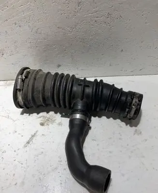 Air intake hose/pipe