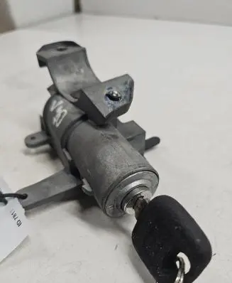 Volvo V70 Ignition lock 8626324