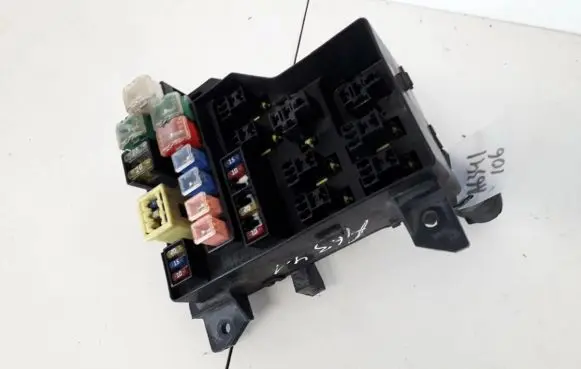 Volvo S40, V40 Fuse box set B113425