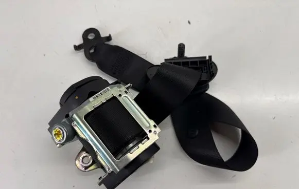 BMW 5 F10 F11 Front seatbelt 7241748 72117241748 618120800