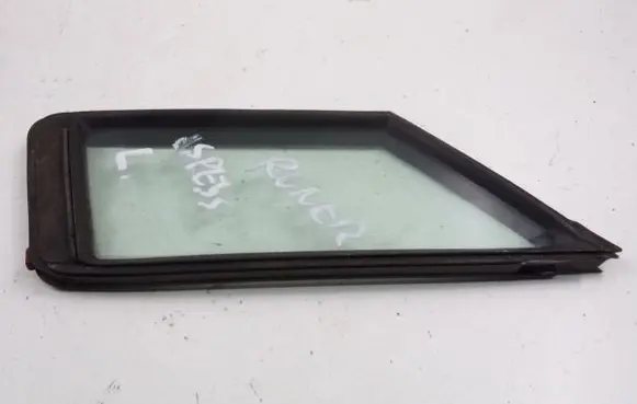 Mitsubishi Space Runner Front triangle window/glass 