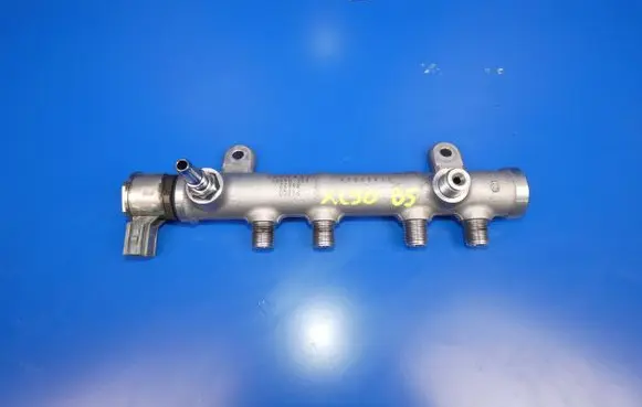 Volvo XC90 Fuel main line pipe 31432834