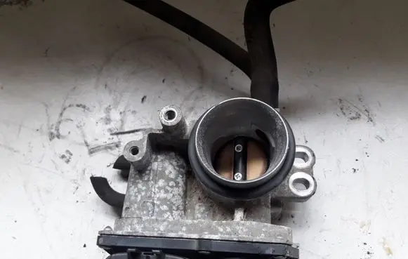 Toyota Yaris Engine shut-off valve 