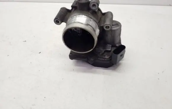 Volkswagen Tiguan Throttle valve 03L128063AC