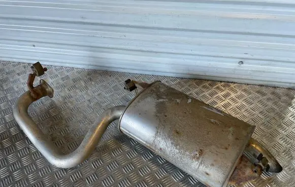 Toyota Avensis T250 Muffler/silencer 10g04