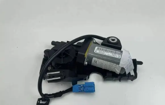 Mercedes-Benz C W205 Seat belt adjustment motor A2058600182 PPMC491SGN 308362799