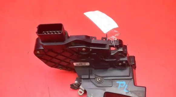 Volvo S40 Front door lock 30699441