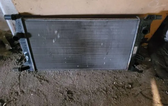 Renault Megane III Coolant radiator