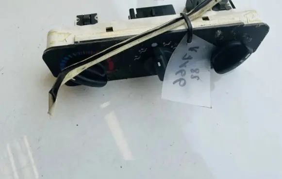 Ford Mondeo MK I Climate control unit 93bw18d451a 3b19980am