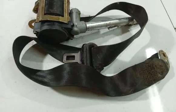 Audi A4 S4 B5 8D Front seatbelt 