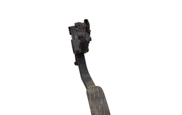Accelerator throttle pedal