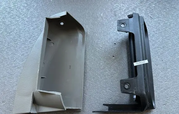 Nissan Patrol Y61 Third/center stoplight 26598VB007 26598VB004