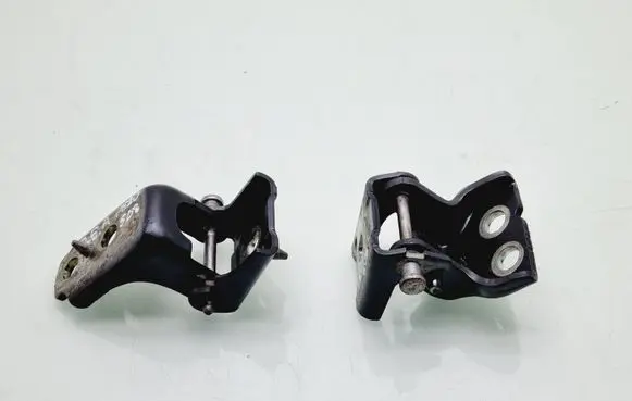 Rear door hinge set
