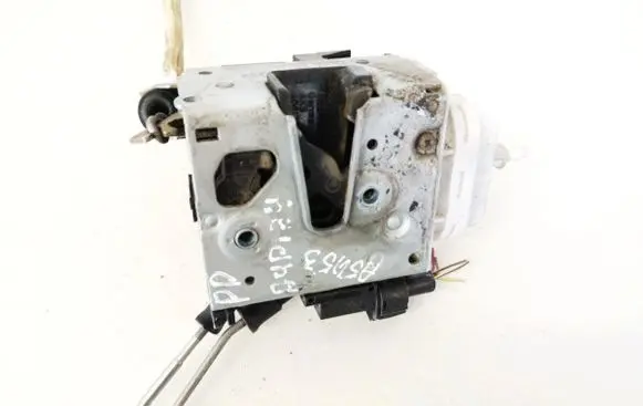 Audi A4 S4 B5 8D Front door lock 8d1837016c