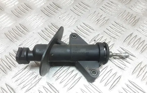 Ford Mondeo Mk III Clutch slave cylinder 1S717A543AD