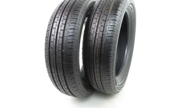 Volkswagen Golf V R16 summer tire 