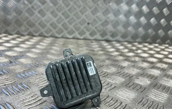 BMW X1 F48 F49 LED ballast control module 90068145