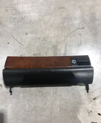 Mercedes-Benz 380 560SEC C126 Glove box