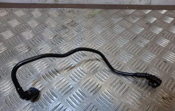 BMW 6 F12 F13 Engine coolant pipe/hose 7592650