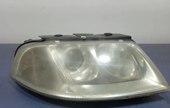 Volkswagen PASSAT B5.5 Headlight/headlamp 3B0941016AN