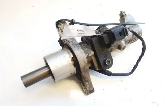 Master brake cylinder