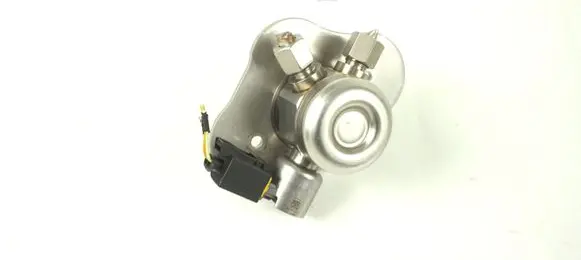 BMW 1 E81 E87 Fuel injection high pressure pump 7562473 0261520041