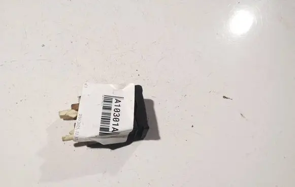 Fog light switch