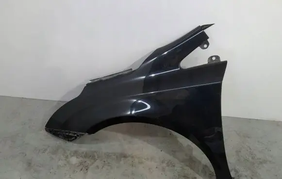 Toyota Avensis T270 Fender 