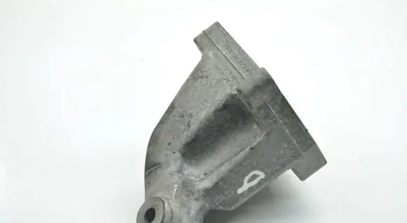 Mercedes-Benz E W211 Engine mounting bracket A6422230104