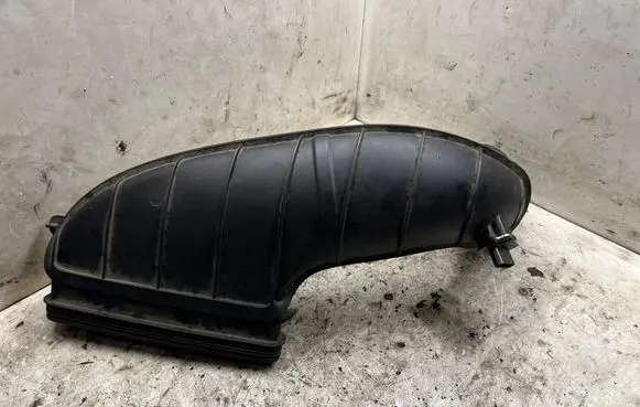 BMW X5 E70 Air intake hose/pipe 13717812264
