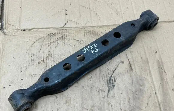 Rear control arm
