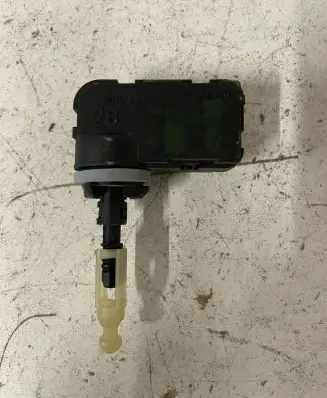Skoda Fabia Mk3 (NJ) Headlight level adjustment motor PA66GF30