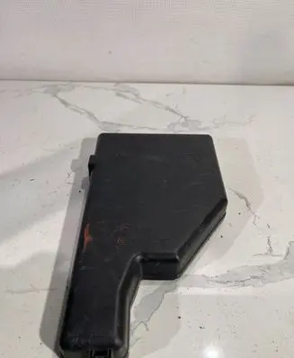 Toyota Prius (XW20) Fuse box cover 