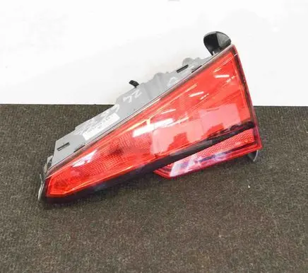 Tailgate rear/tail lights