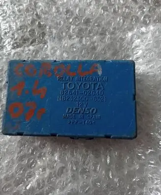 Toyota Corolla E120 E130 Comfort/convenience module 8264102040