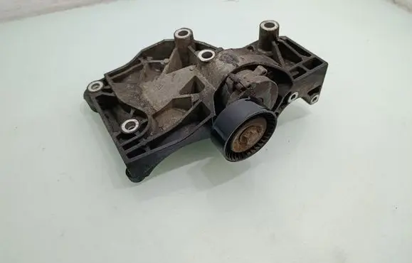 Opel Insignia A A/C compressor mount bracket 55562863