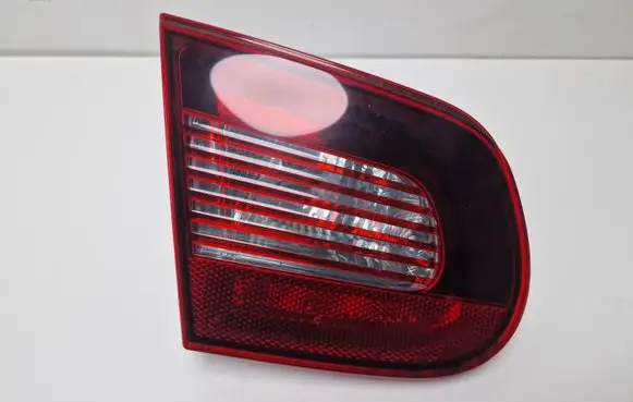 Volkswagen Eos Tailgate rear/tail lights 1Q0945093C