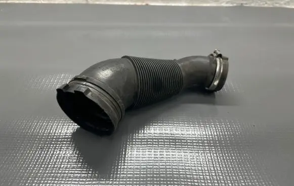 Audi A6 C7 Air intake duct part 4G0129615J