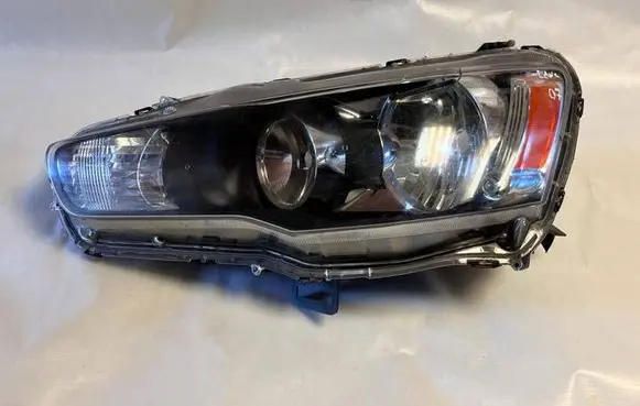 Mitsubishi Lancer Headlight/headlamp
