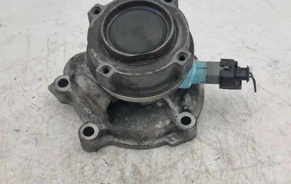 Opel Astra J Water pump 55587867