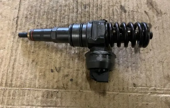 Audi A3 S3 8L Fuel injector 038130073AG
