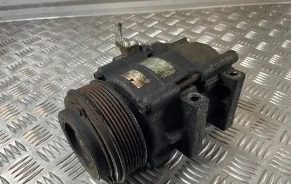 KIA Sorento Air conditioning (A/C) compressor (pump) 977013e350