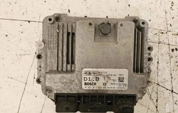 Volvo V50 Engine control unit/module 4N5112A650BA 8692329 0281011775